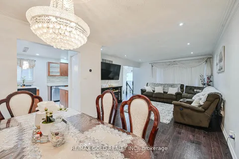 7296 Sigsbee Drive, ON L4T 4A2