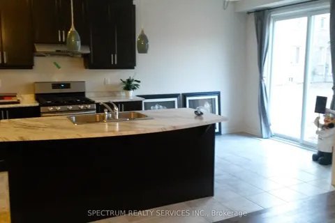 669 Gibson Crescent, ON L9T 8Z6