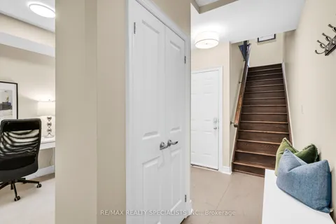 1812 Burnhamthorpe Road, ON L4X 0A3