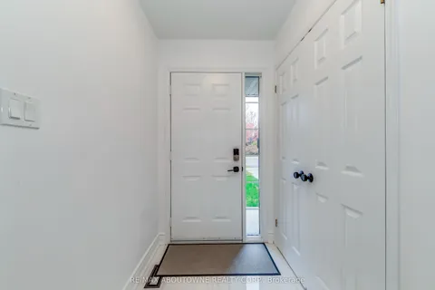 2246 Fairbairn Court, ON L6M 4R2