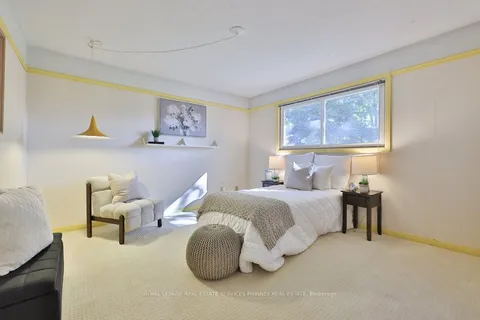 700 Fieldstone Road, ON L5C 3M5