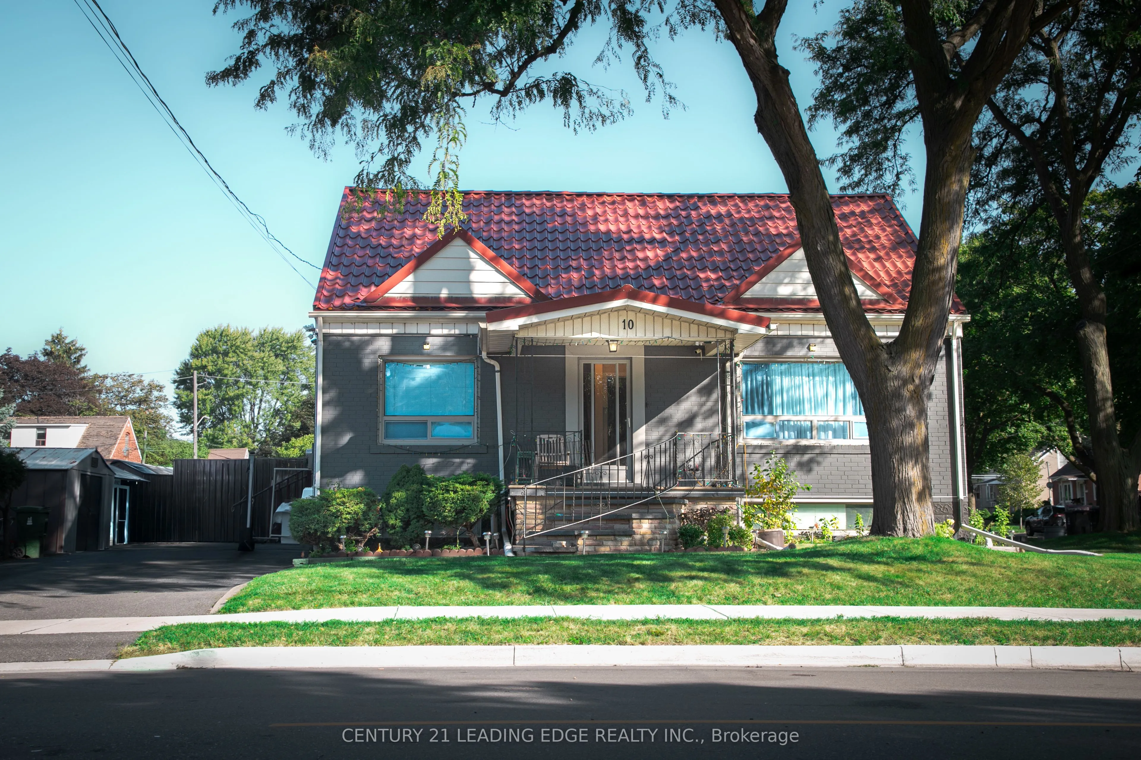 10 Yvonne Avenue, ON M3L 1C7