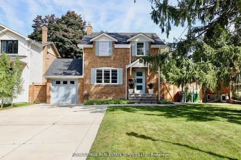 17 Cumberland Drive, ON L5G 3M7