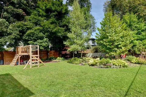 17 Cumberland Drive, ON L5G 3M7