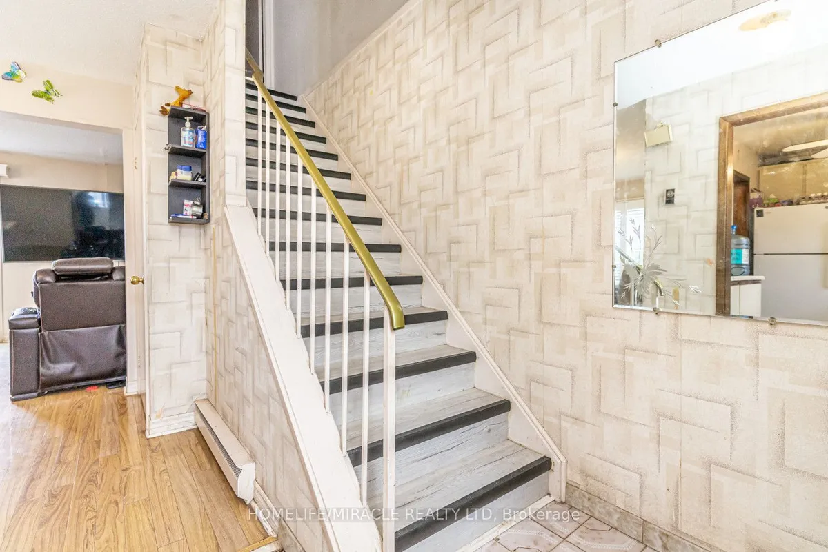 5 Holmcrest Court, ON L6S 1R6