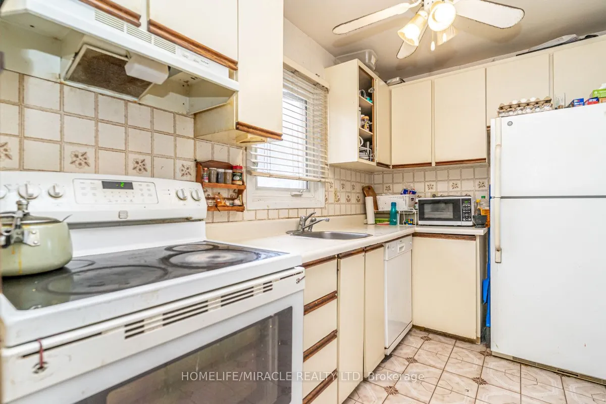 5 Holmcrest Court, ON L6S 1R6