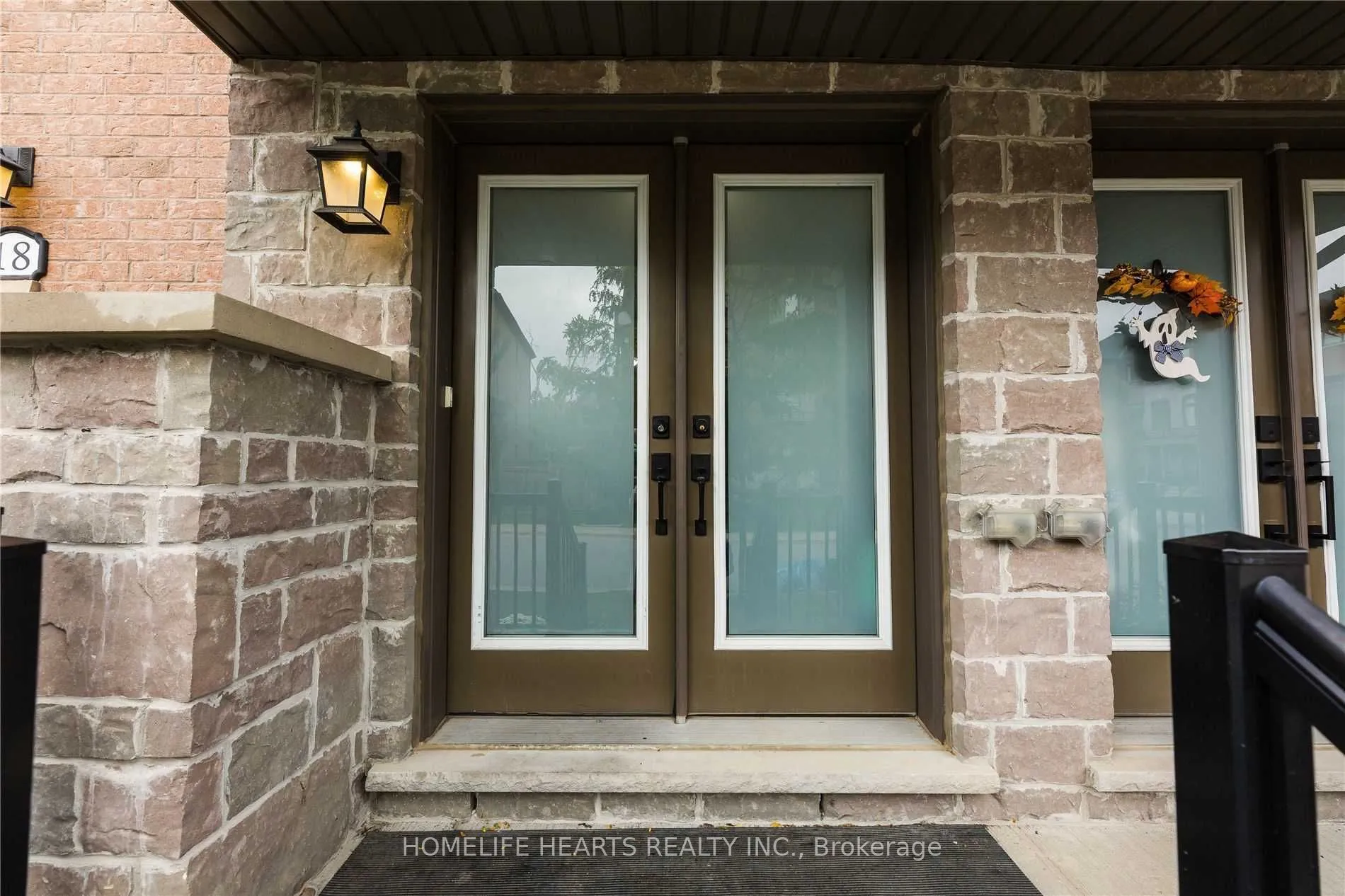 18 Whitehorn Lane, ON L7G 0K1