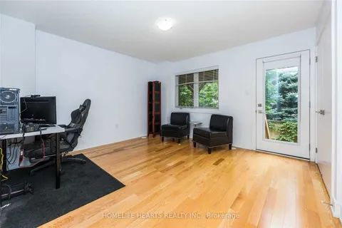 18 Whitehorn Lane, ON L7G 0K1