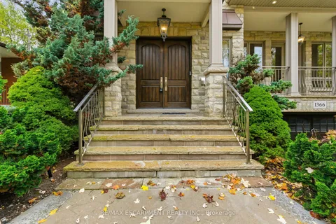 1366 Wilson Avenue, ON L5G 3K2