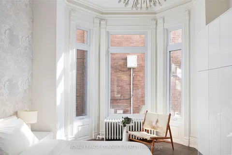 178 High Park Avenue, ON M6P 2S4