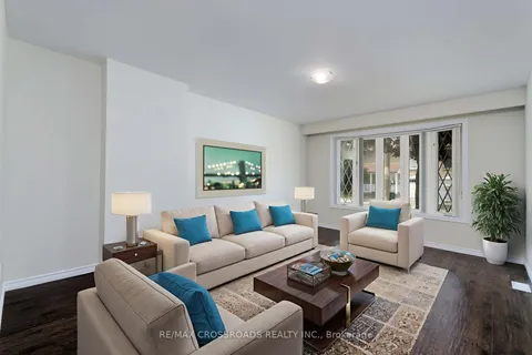 17 Brownridge Crescent, ON M9V 4M5