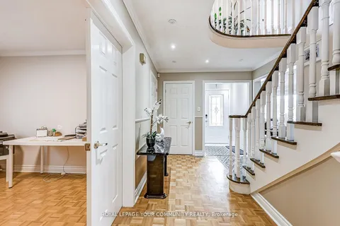 1045 Sherwood Mills Boulevard, ON L5V 1R3