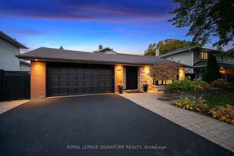 16 Kingsborough Crescent, ON M9R 2T9