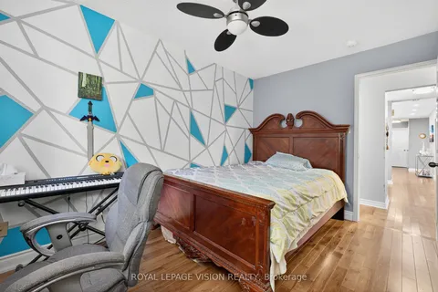 7 Montgomery Square, ON L6Z 3H3