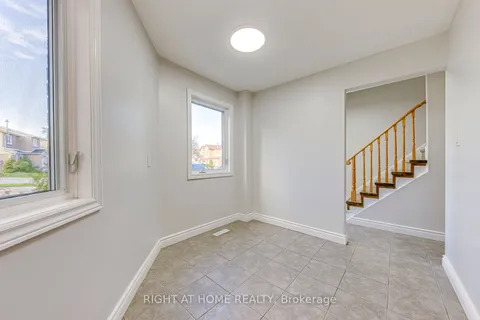 4190 Squire Court, ON L5B 2Y3