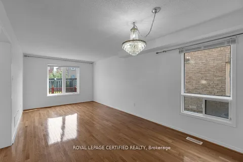 53 Chadwick Street, ON L6Y 4Y1