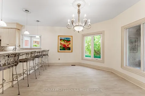 2239 Rosegate Drive, ON L1W 3K3