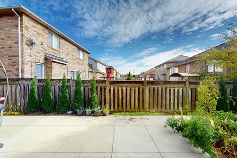 2051 ASHMORE Drive, ON L6M 4T1