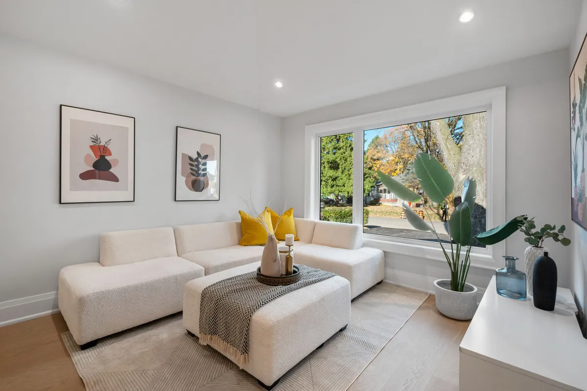 24 Appledale Road, ON M9B 5G4