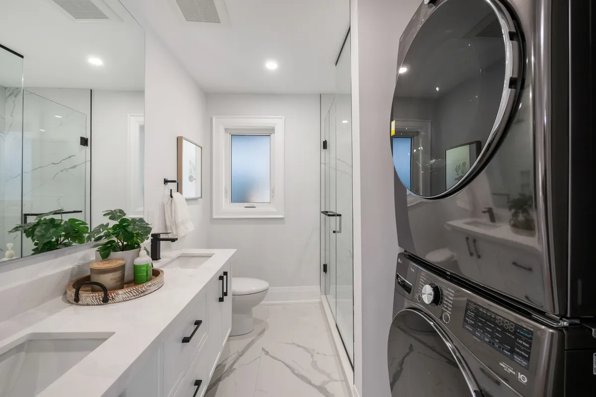 24 Appledale Road, ON M9B 5G4