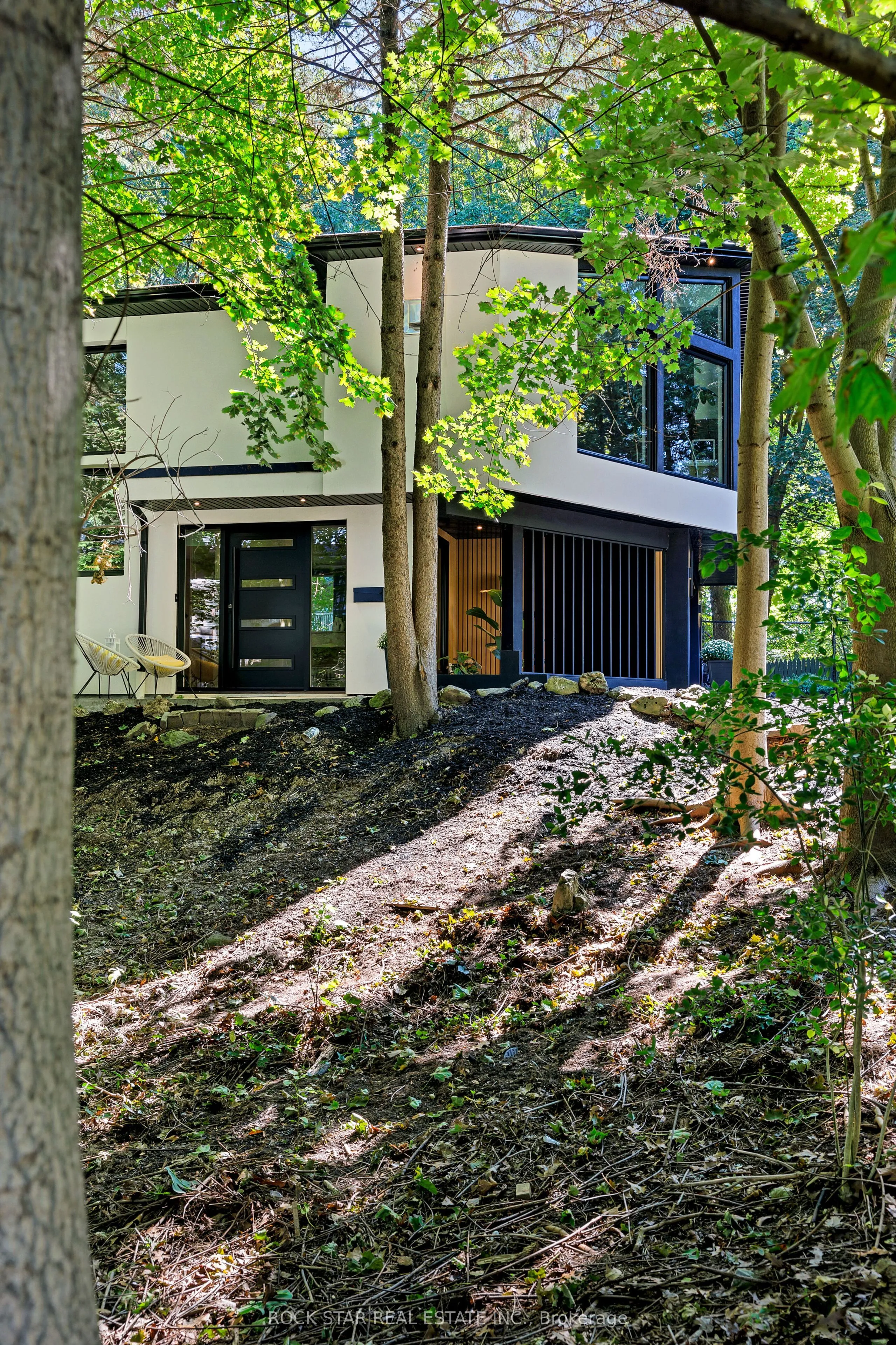 1113 GREENOAKS Drive, ON L5J 3A1