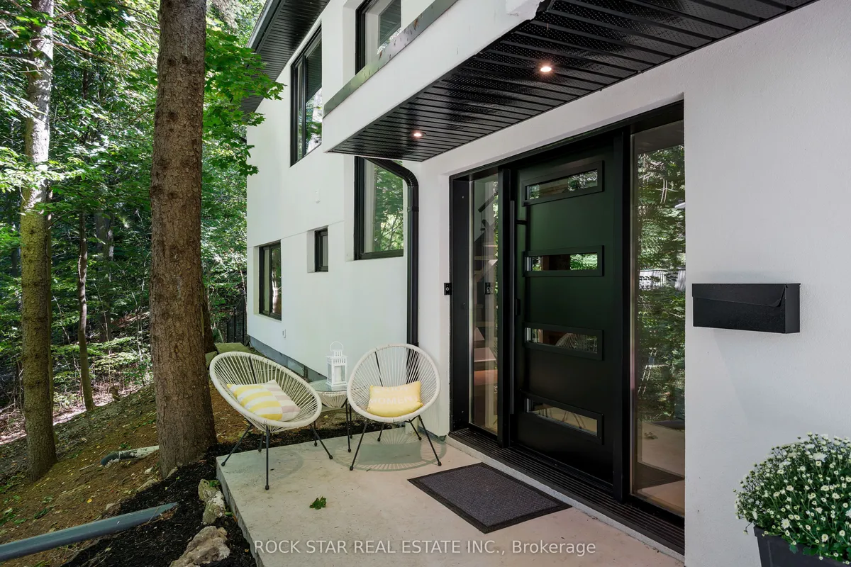 1113 GREENOAKS Drive, ON L5J 3A1