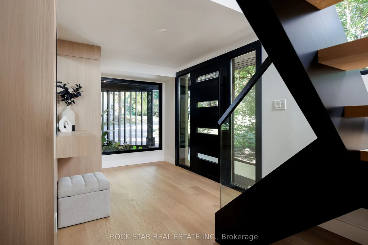 1113 GREENOAKS Drive, ON L5J 3A1