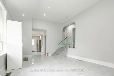 76 Raylawn Crescent, ON L7G 4N1