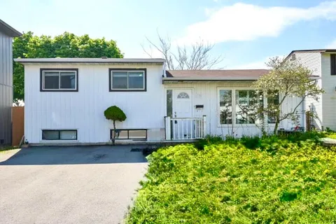 10 Heatherside Court, ON L6S 1N9