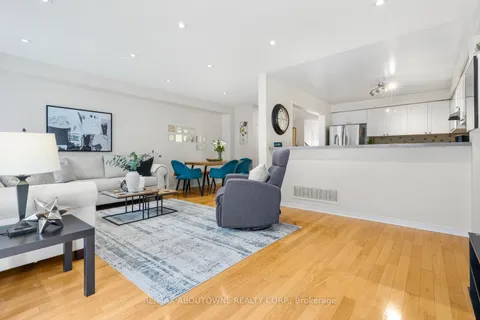 3962 Stardust Drive, ON L5M 8A5