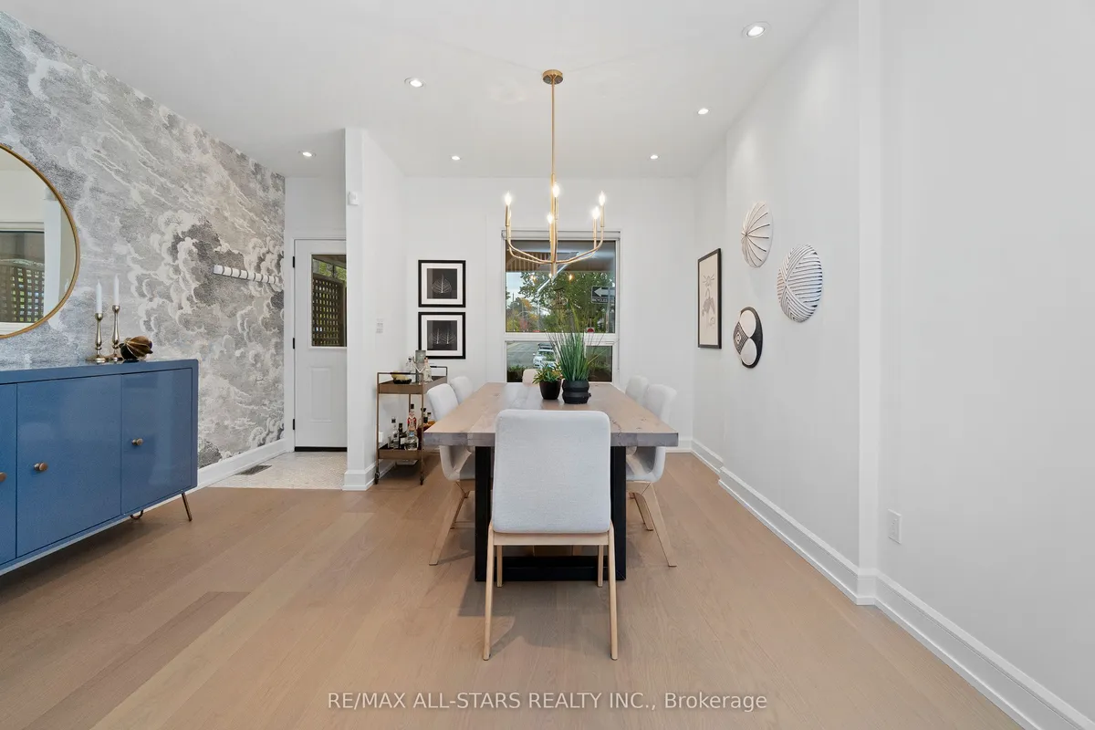 962 Shaw Street, ON M6G 3M7