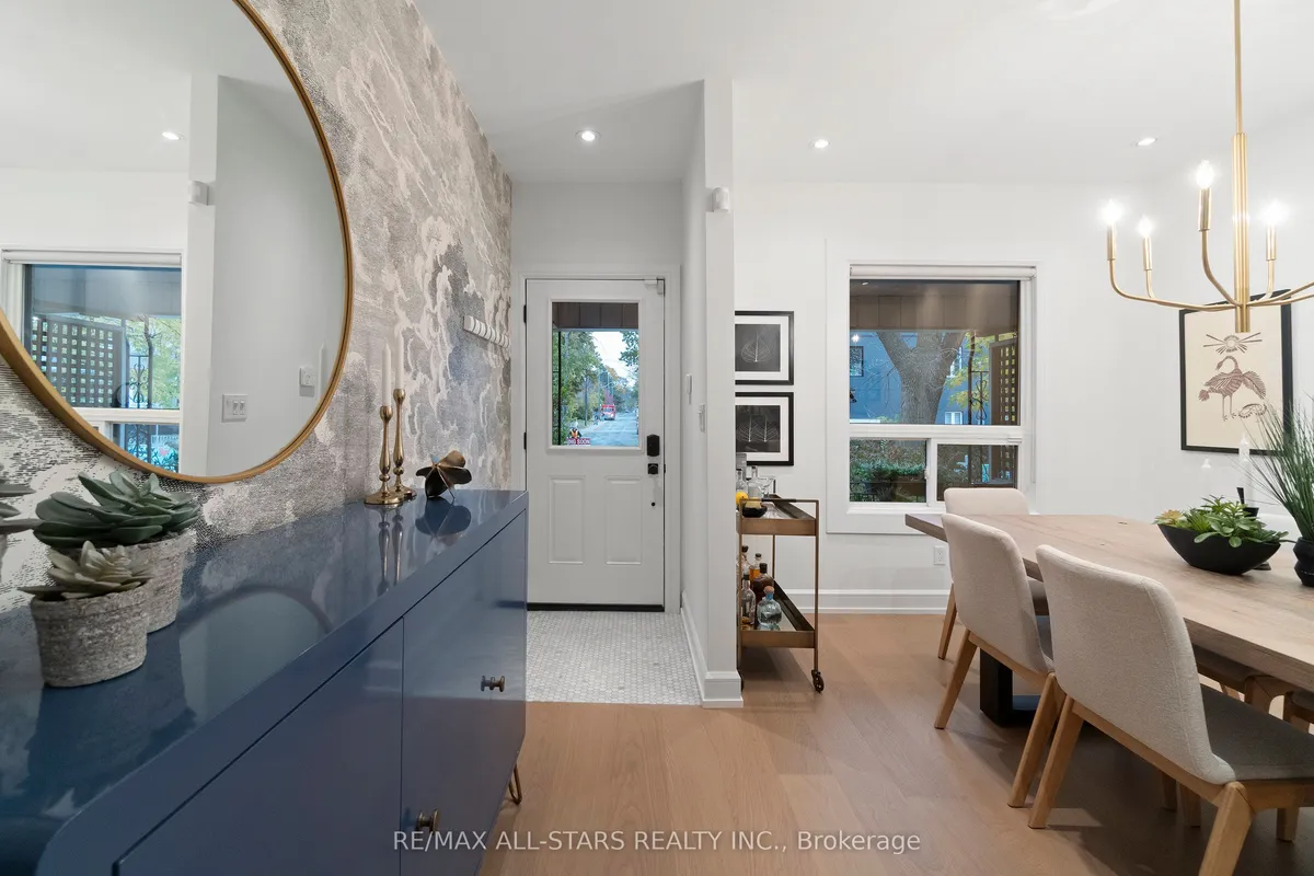 962 Shaw Street, ON M6G 3M7