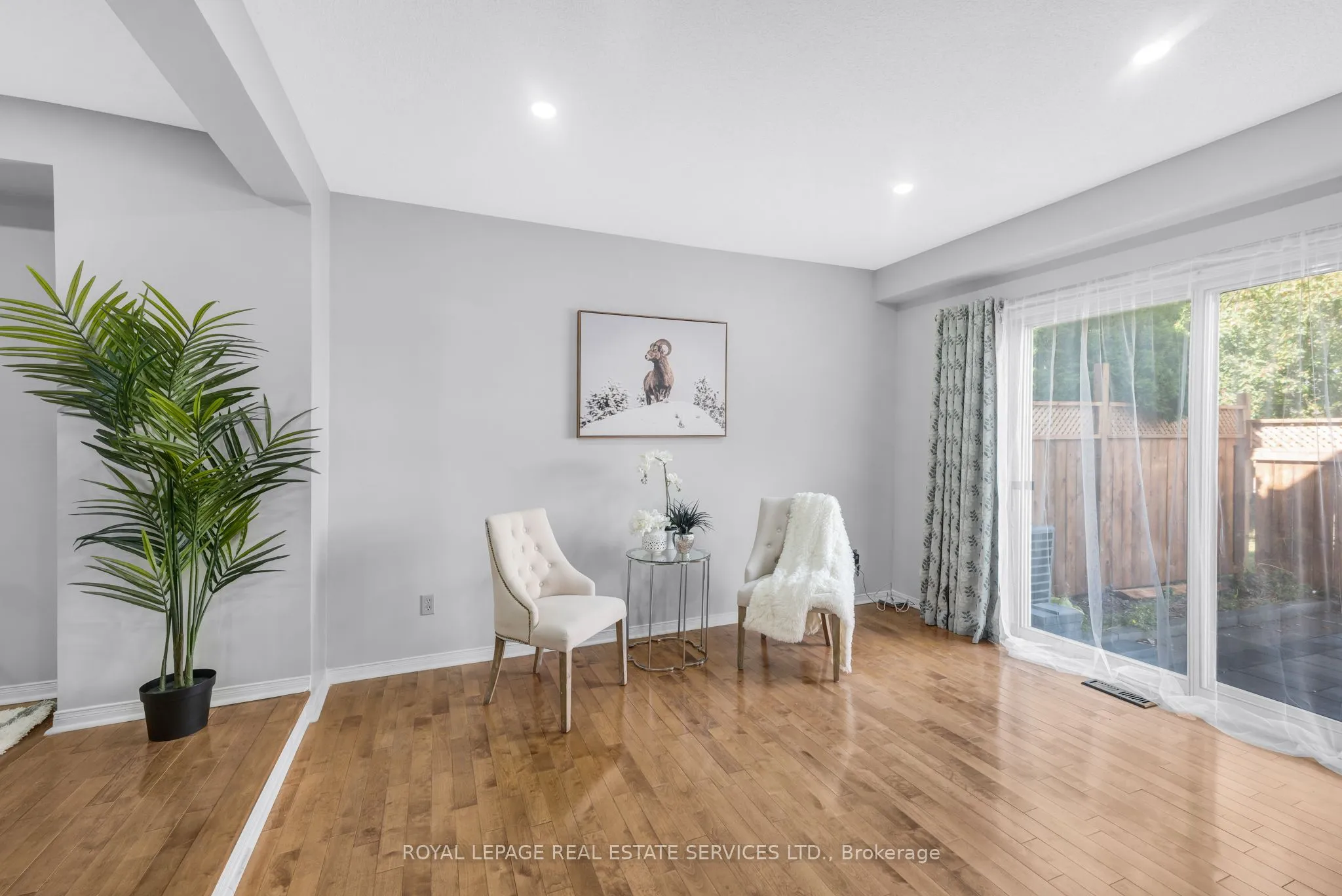 Condo Townhouse kitchen at 3050 Orleans Road Mississauga