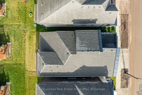 1249 Onyx Trail, ON L6H 8A8