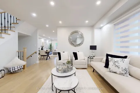 4798 Dovehouse Drive, ON L5M 7K6