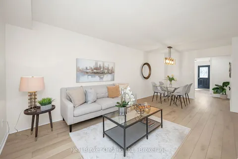 815 Sweetwater Crescent, ON L5H 4A7