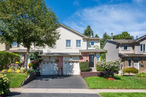 815 Sweetwater Crescent, ON L5H 4A7