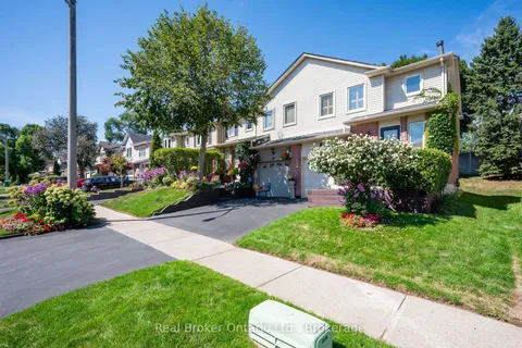 815 Sweetwater Crescent, ON L5H 4A7