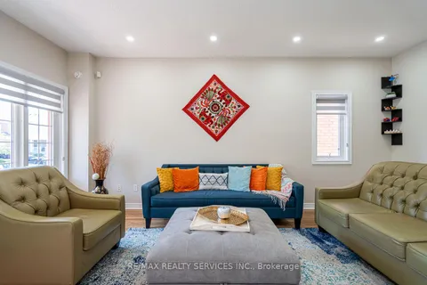 6 Foxhollow Road, ON L7A 1M3