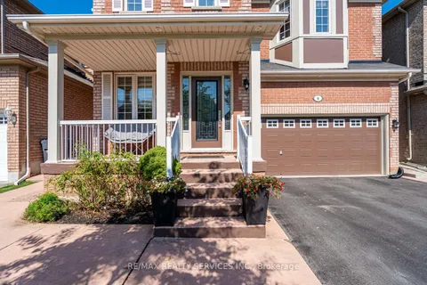 6 Foxhollow Road, ON L7A 1M3