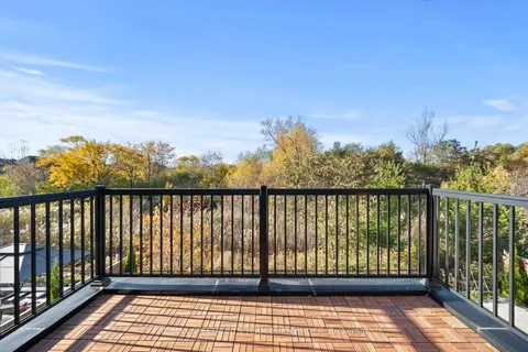 34 Burlwood Road, ON L6P 4E8