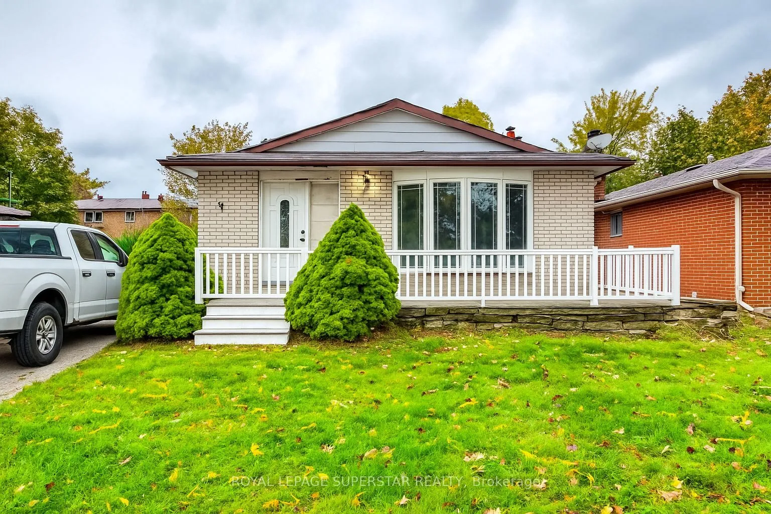 8 Midhurst Drive, ON M9V 1Z7