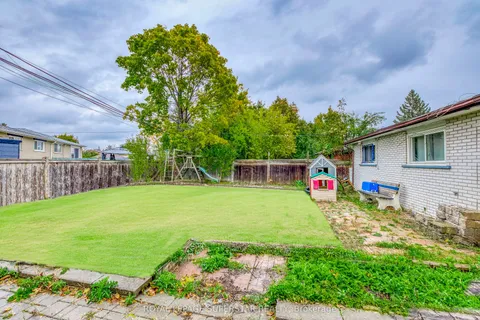 8 Midhurst Drive, ON M9V 1Z7