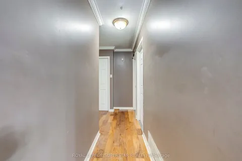 8 Midhurst Drive, ON M9V 1Z7