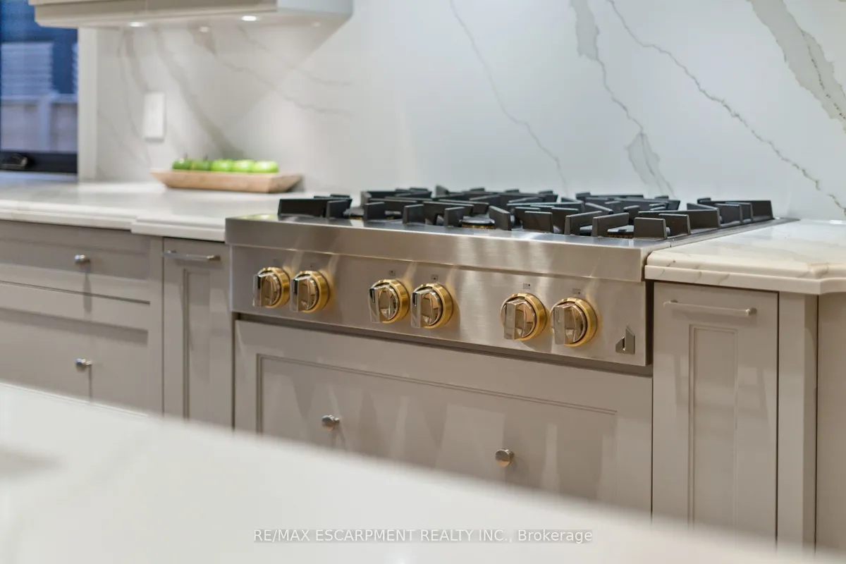 1380 Birchwood Heights Drive, ON L5G 2Y2