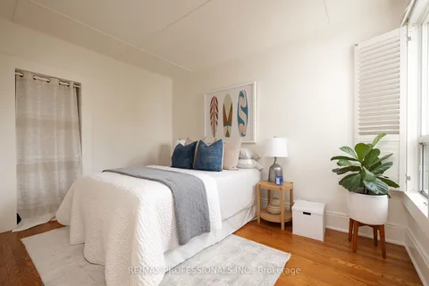 130 Westmoreland Avenue, ON M6H 2Z9