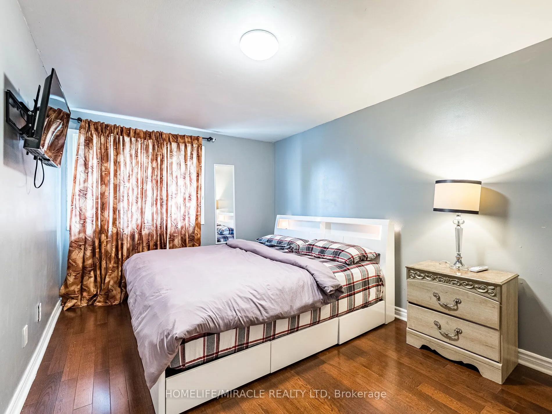 11 Hector Court, ON L6S 1P1