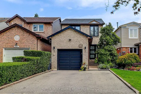 709 Greycedar Crescent, ON L4W 3J4