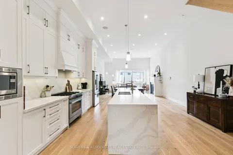 1040 Enola Avenue, ON L5G 4A9