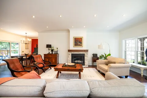 116 Milton Street, ON M8Y 2Y3